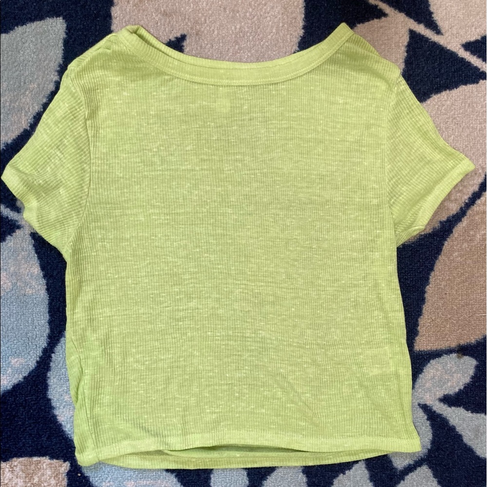 3/10! Green crop top shirt